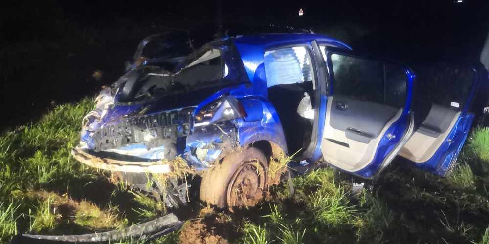 Lucky Escape After Car Crashes Radio Exe 9982