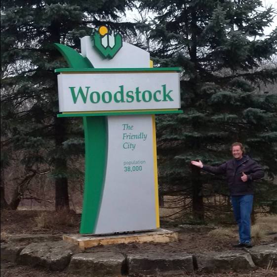 Welcome to Woodstock Population 40,902 - 104.7 Heart FM