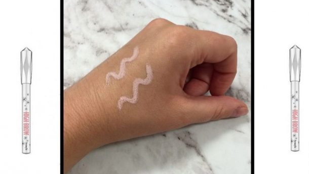 One of these highlighters is €20 cheaper than the other: Can you spot the difference?