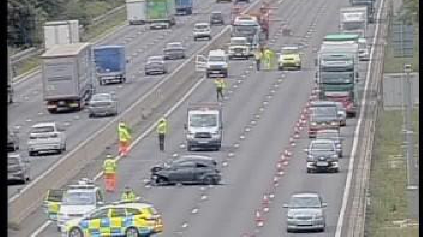 M1 CLOSED near Milton Keynes with long delays due to accident