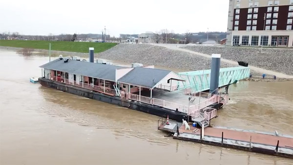 Part Of Lawrenceburg Restaurant Barge Sinks Eagle Country 99 3