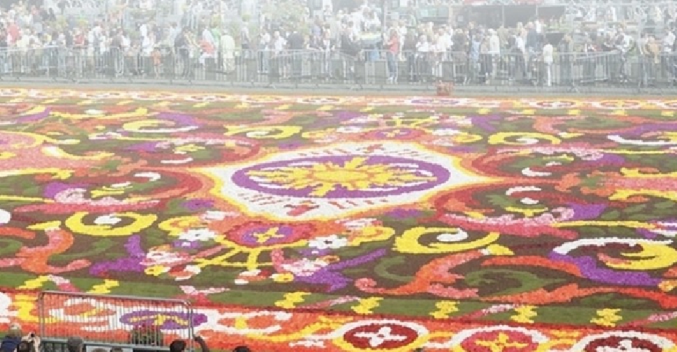 Dubai attempts world record for largest flower carpet - Dubai Eye 103.8 ...